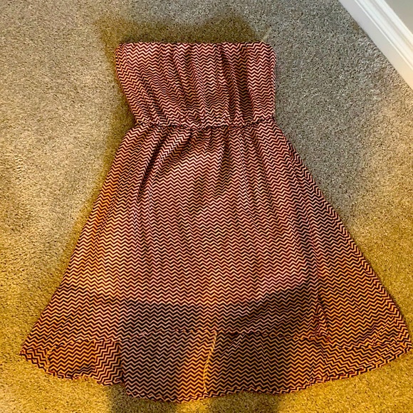 Sleeveless Geometric high-low Dress - Picture 1 of 3